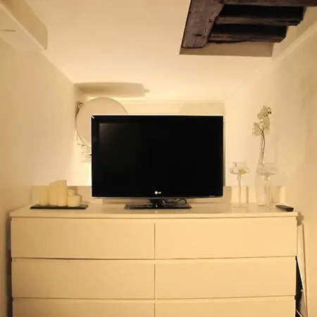 Comfortable Studio In The Centre Of Paris Apartment Paris